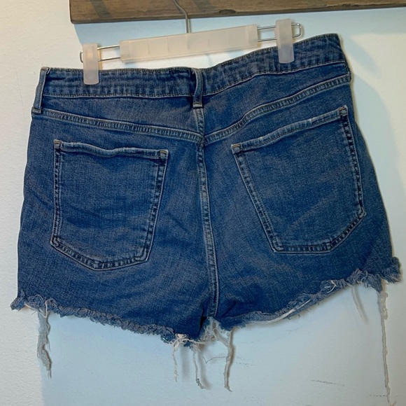 Old Navy high rise O.G. Straight size 14 jean shorts Great used - Picture 2 of 4